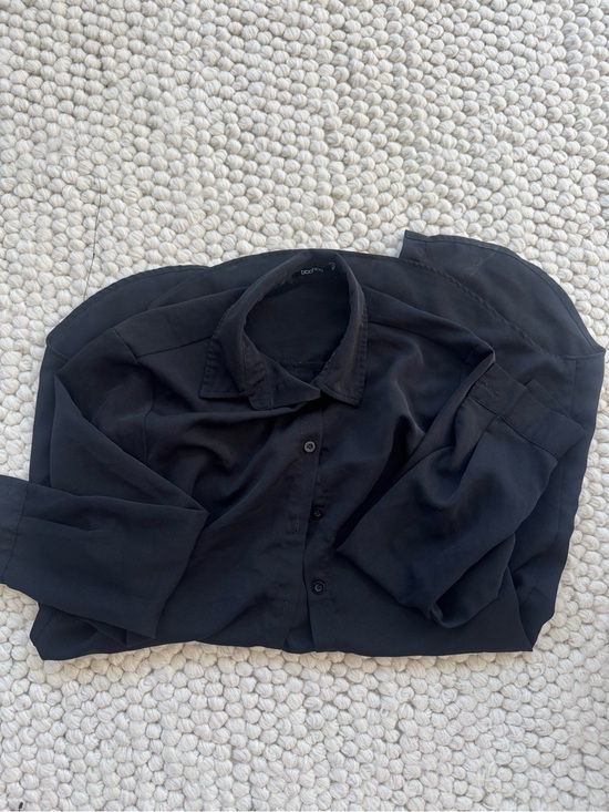 Boohoo Tops - Boohoo Black Button Front Top